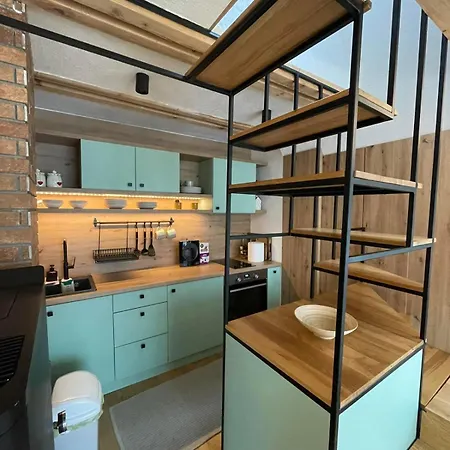 Vikendica - Uz Stazu 亚霍里纳