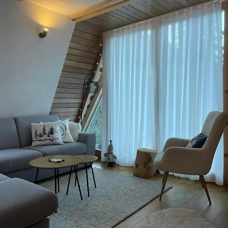 Vikendica - Uz Stazu 木屋